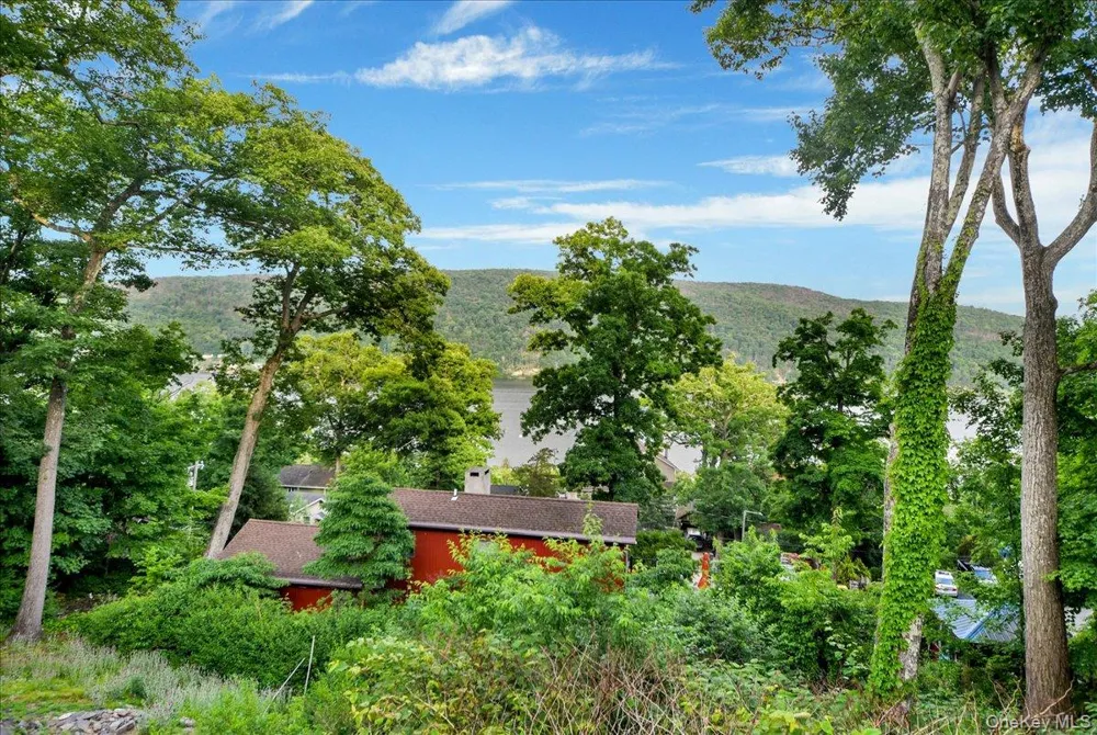 6 Deer Trail Greenwood Lake, NY 10925