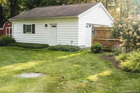 17 Rose Avenue Tillson, NY 12486