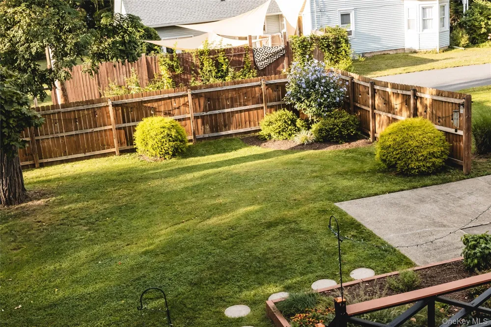17 Rose Avenue Tillson, NY 12486