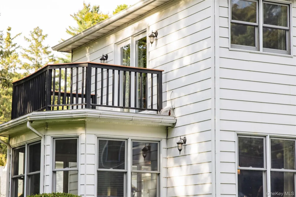 17 Rose Avenue Tillson, NY 12486