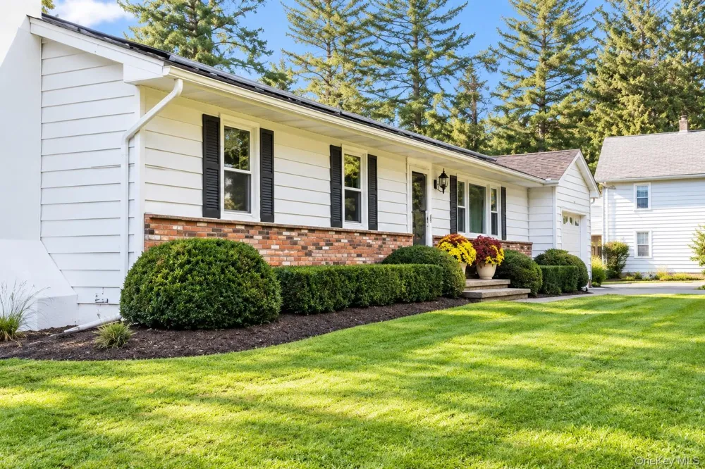17 Rose Avenue Tillson, NY 12486