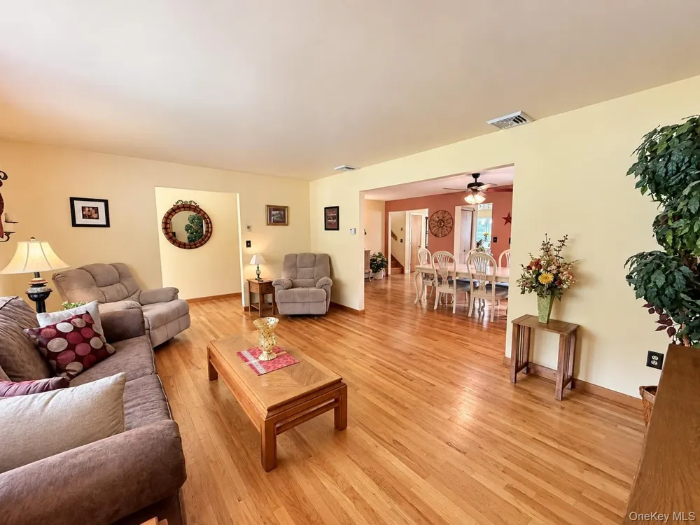 17 Rose Avenue Tillson, NY 12486