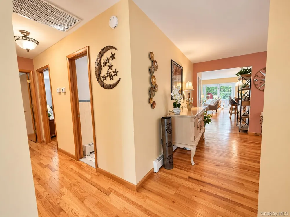 17 Rose Avenue Tillson, NY 12486