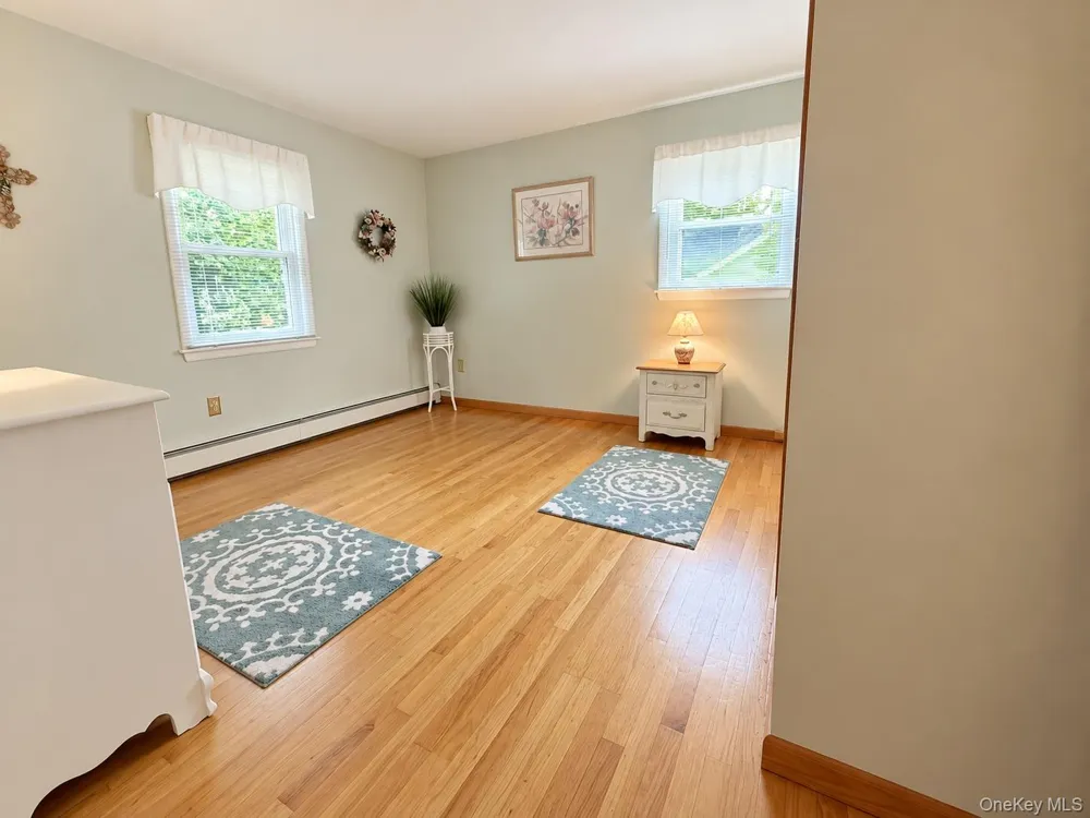 17 Rose Avenue Tillson, NY 12486