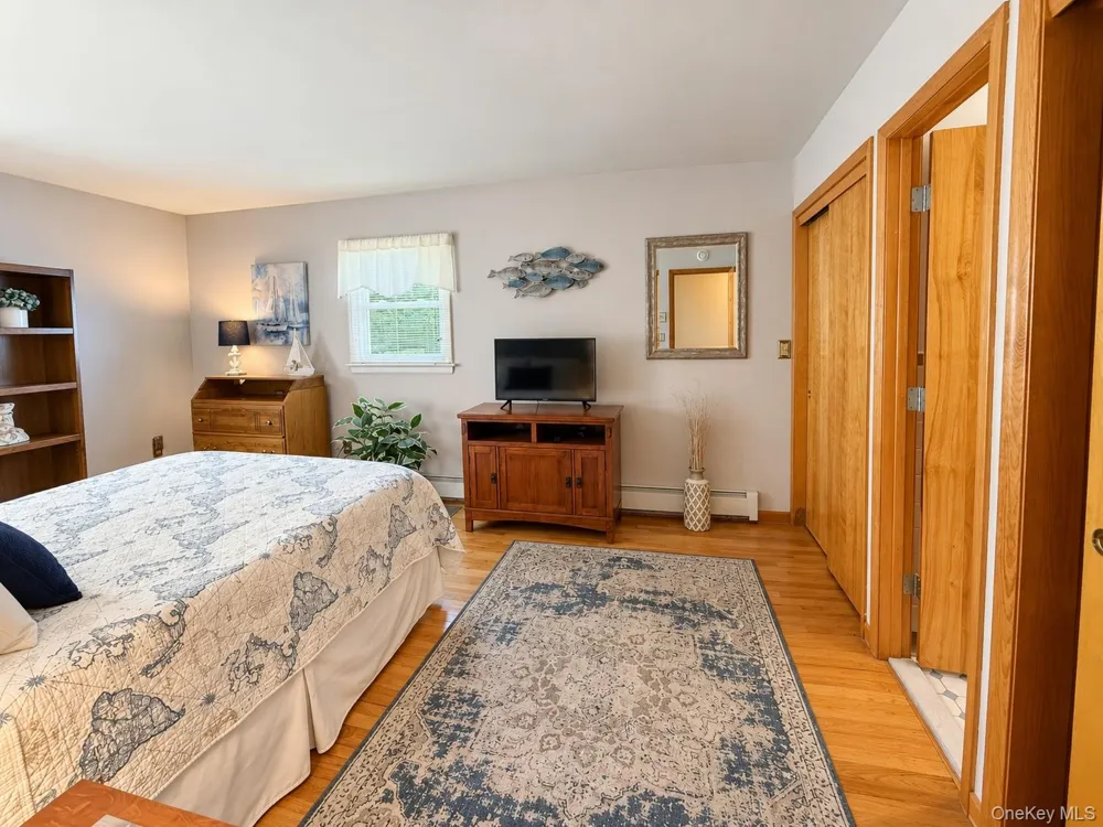 17 Rose Avenue Tillson, NY 12486