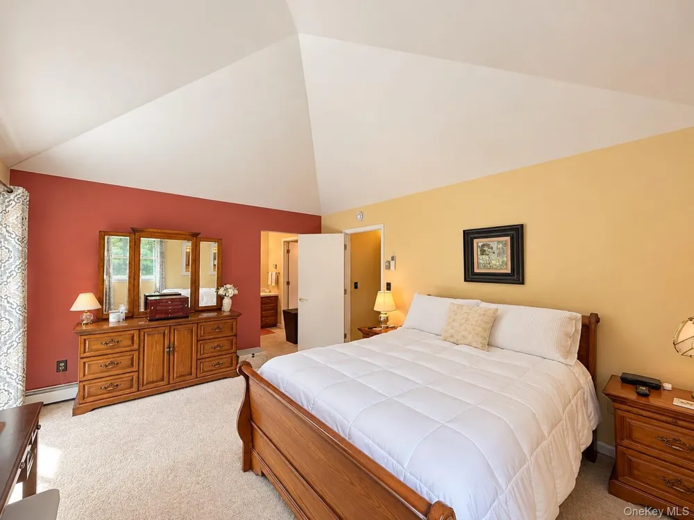 17 Rose Avenue Tillson, NY 12486