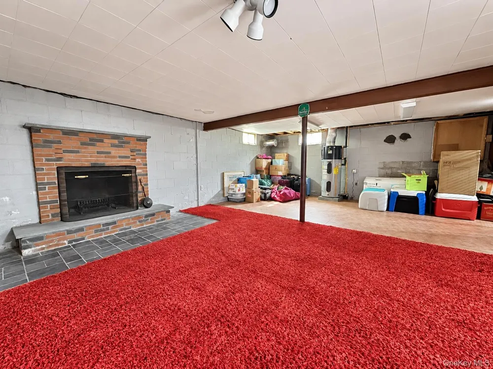 17 Rose Avenue Tillson, NY 12486
