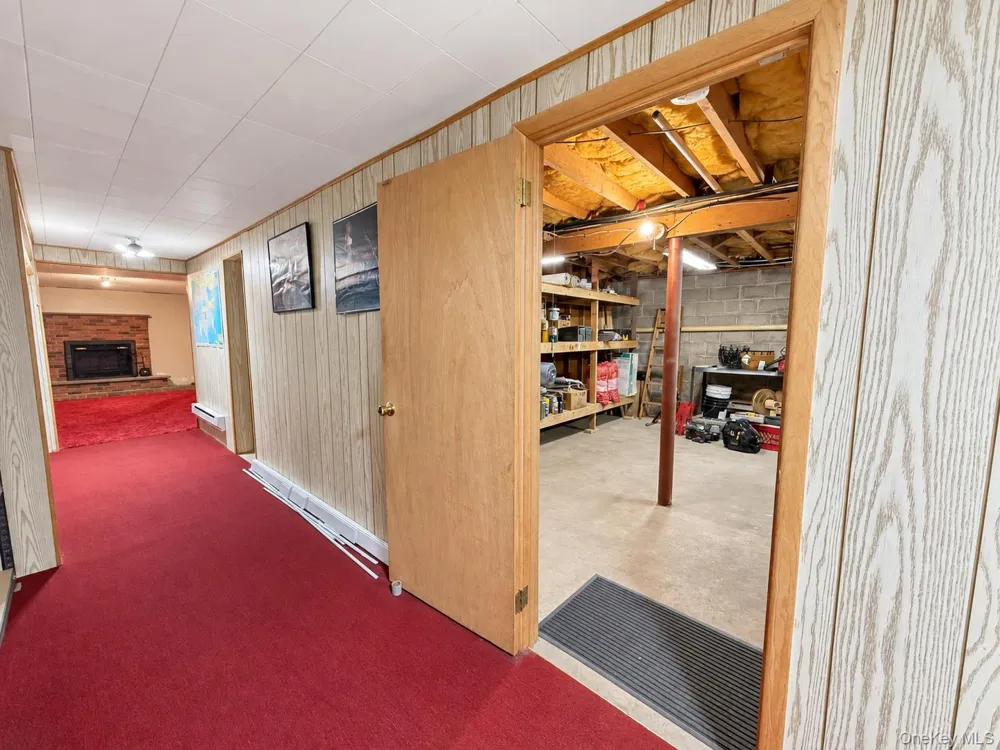 17 Rose Avenue Tillson, NY 12486