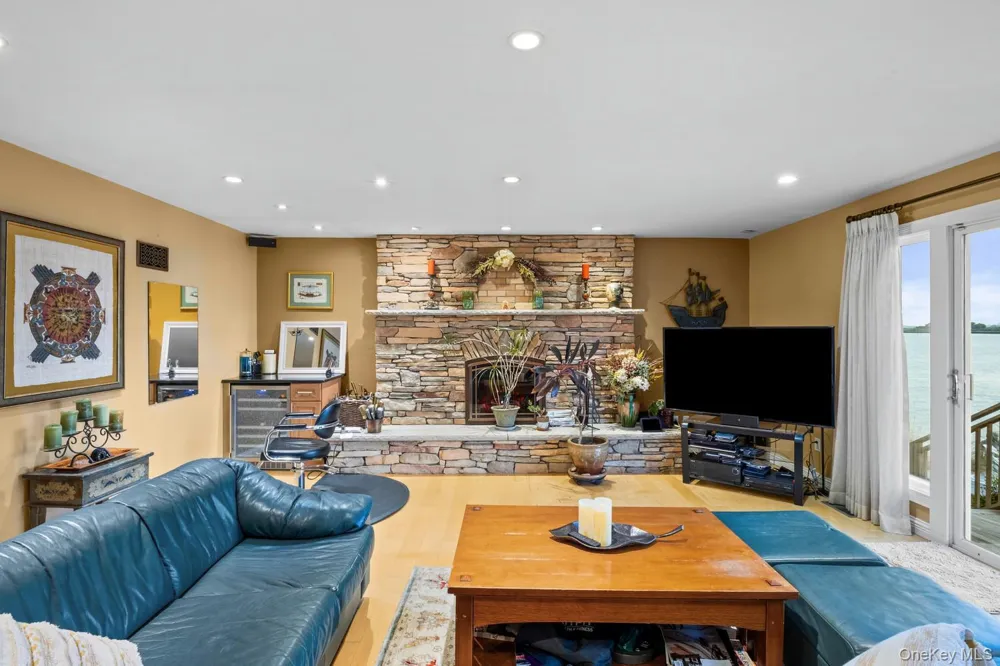 3224 Ann Street Baldwin, NY 11510