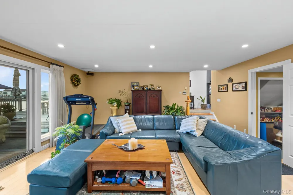 3224 Ann Street Baldwin, NY 11510