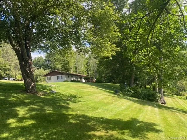 10 Lakeview Road Kenoza Lake, NY 12750