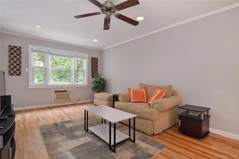 17 Leewood Circle #4R Eastchester, NY 10709