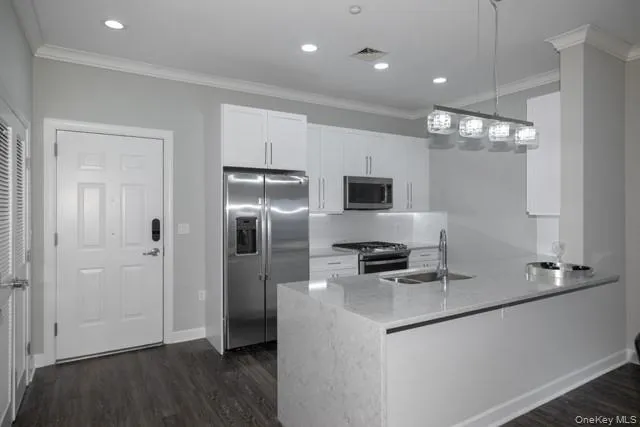 180 Atlantic Avenue #E308 Farmingdale, NY 11735