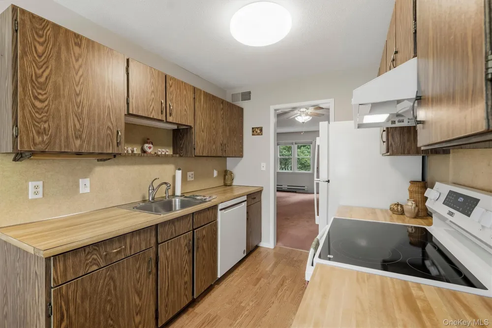 175 Heritage Hills #D Somers, NY 10589