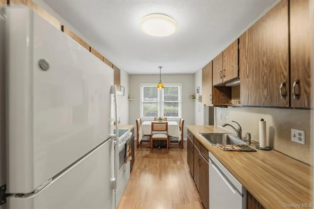 175 Heritage Hills #D Somers, NY 10589