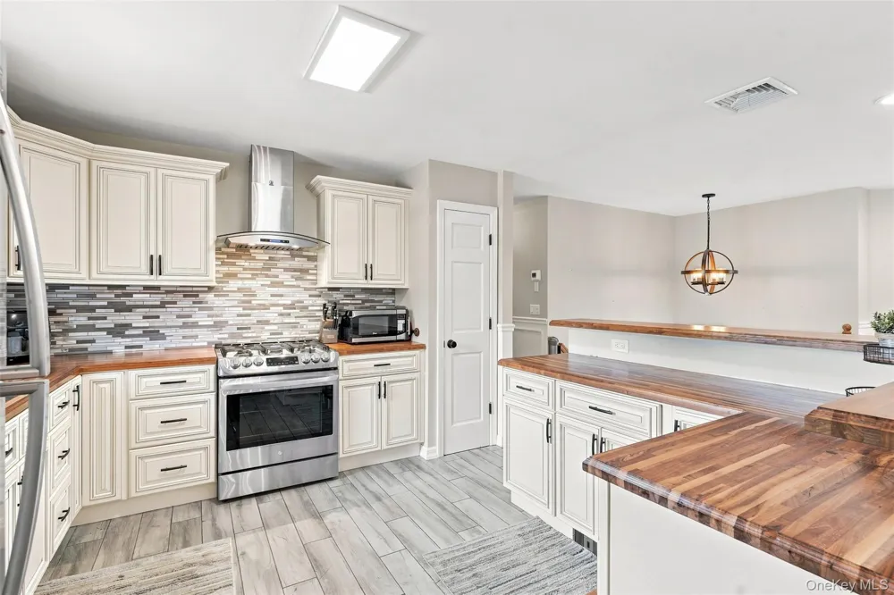 4 Aspen Court Wappingers Falls, NY 12590
