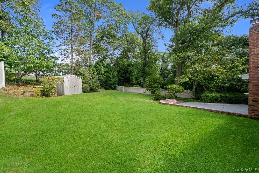 185 Harvard Drive #L Plainview, NY 11803
