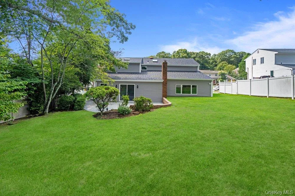185 Harvard Drive #L Plainview, NY 11803