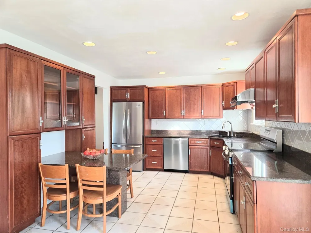 2585 Farsund Drive Yorktown Heights, NY 10598
