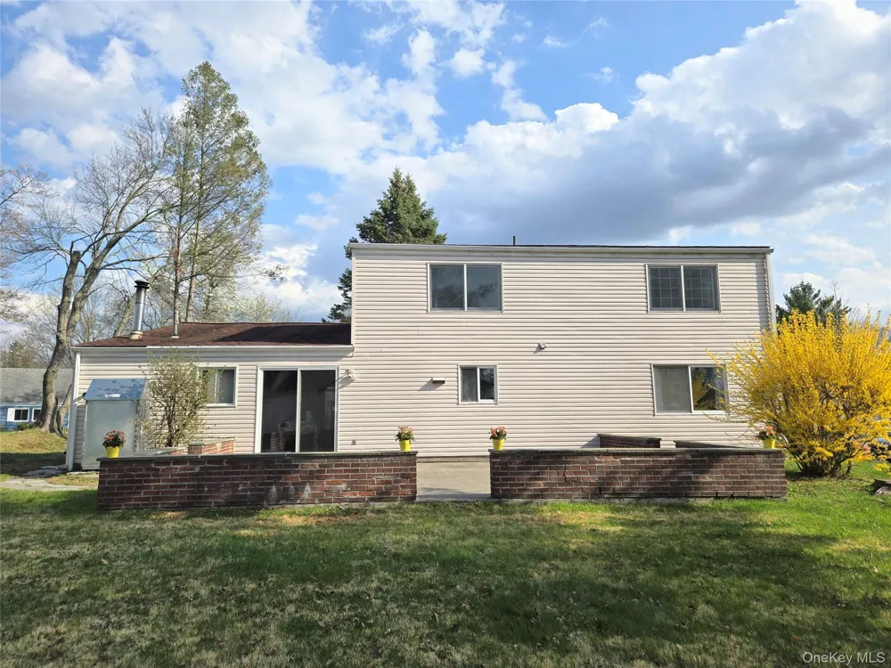 2585 Farsund Drive Yorktown Heights, NY 10598