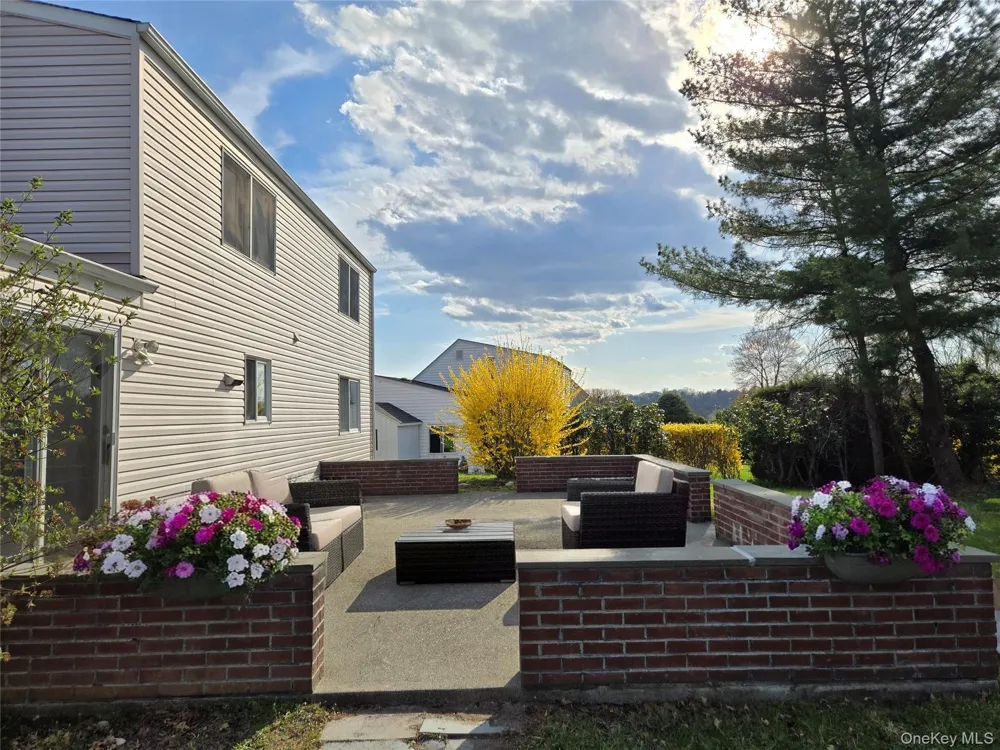 2585 Farsund Drive Yorktown Heights, NY 10598