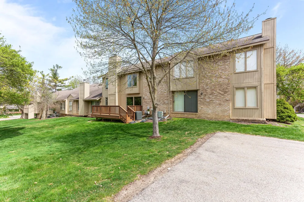 4291 Foxpointe Drive #53 West Bloomfield, MI 48323