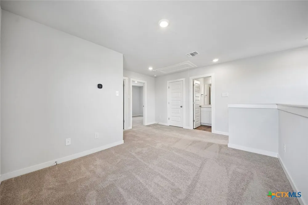 212 Firefox Way Jarrell, TX 76537
