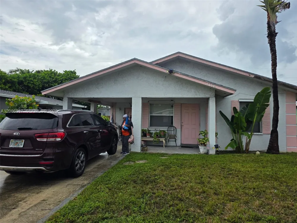 1306 W 23RD ST Riviera Beach, FL 33408