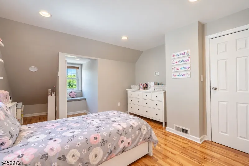 715 Ainsworth St Linden City, NJ 07036