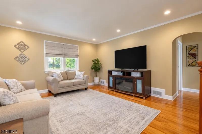 715 Ainsworth St Linden City, NJ 07036
