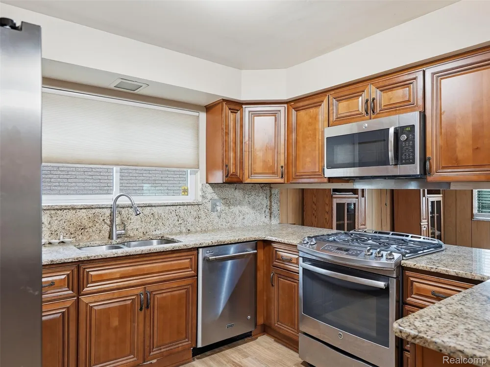 4052 Stephanie Drive Sterling Heights City, MI 48310