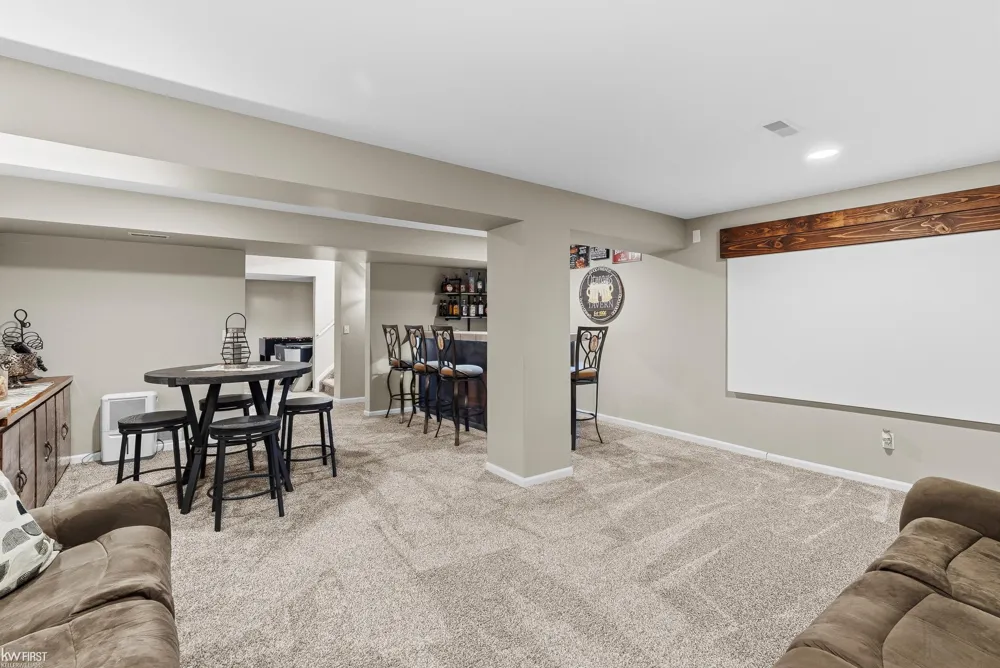 5460 Deer Trail Fenton Charter Township, MI 48451