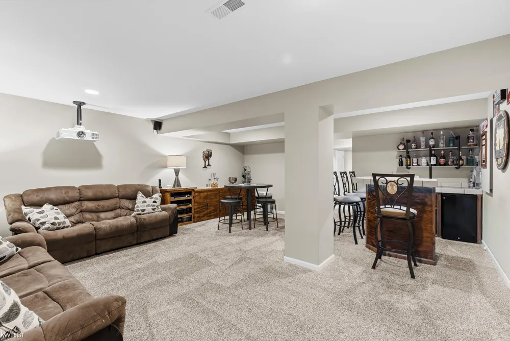 5460 Deer Trail Fenton Charter Township, MI 48451