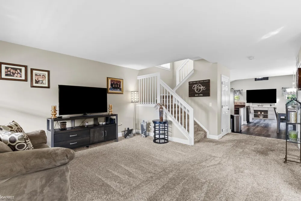 5460 Deer Trail Fenton Charter Township, MI 48451