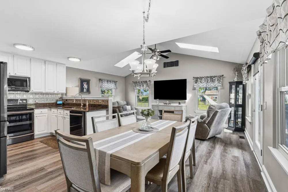 5460 Deer Trail Fenton Charter Township, MI 48451