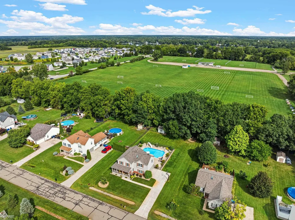5460 Deer Trail Fenton Charter Township, MI 48451
