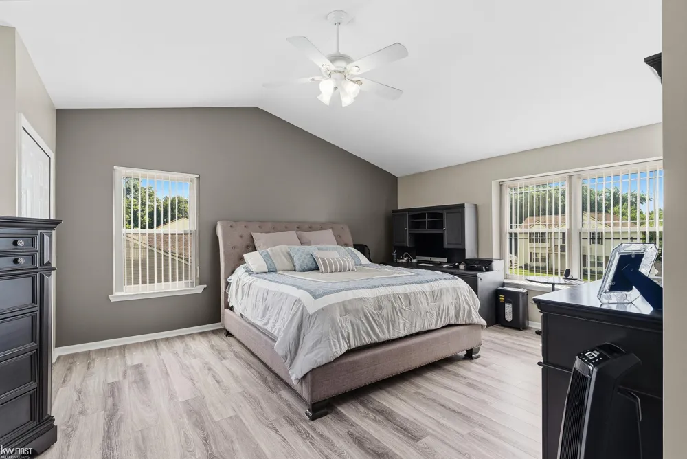 5460 Deer Trail Fenton Charter Township, MI 48451