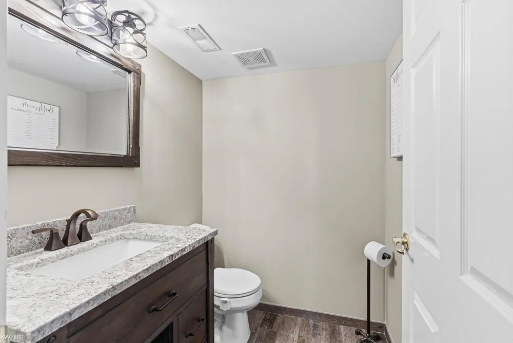 5460 Deer Trail Fenton Charter Township, MI 48451