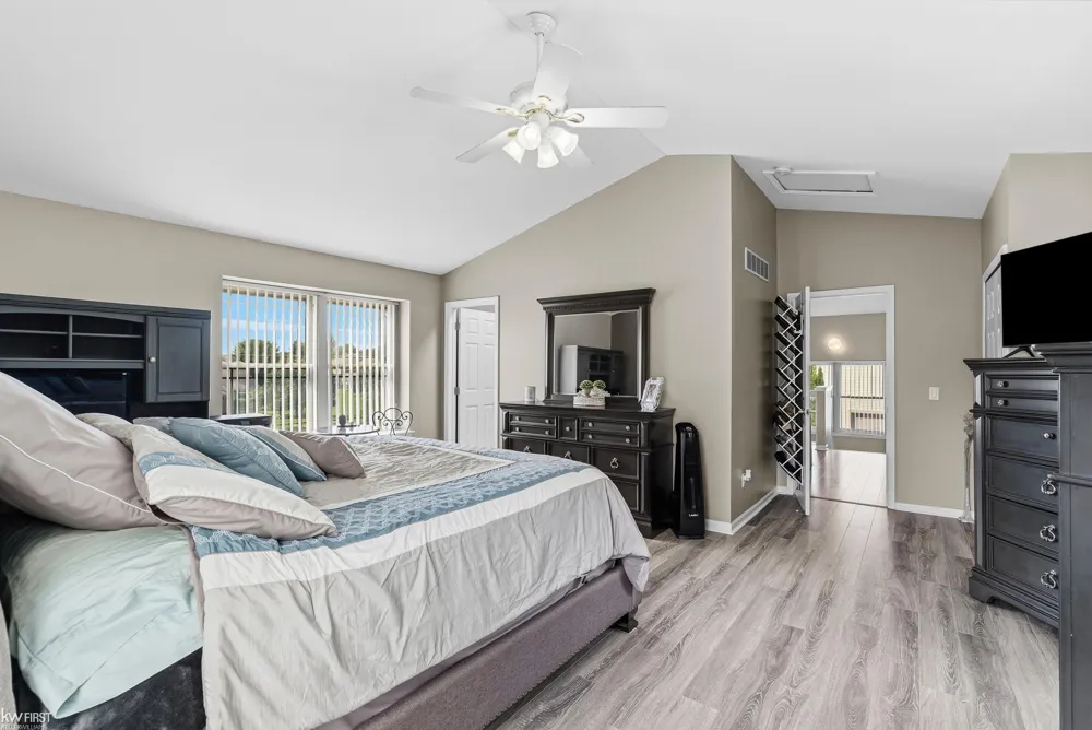 5460 Deer Trail Fenton Charter Township, MI 48451