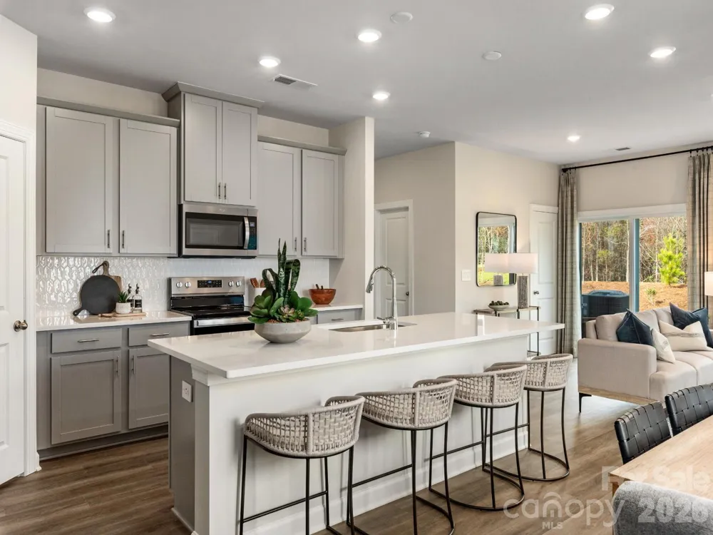 8337 Hidden Springs Trail Charlotte, NC 28216