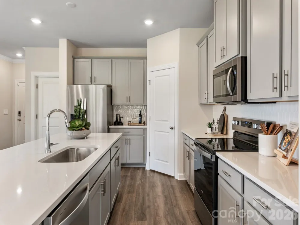 8337 Hidden Springs Trail Charlotte, NC 28216