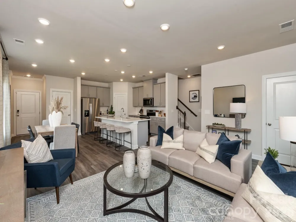 8337 Hidden Springs Trail Charlotte, NC 28216
