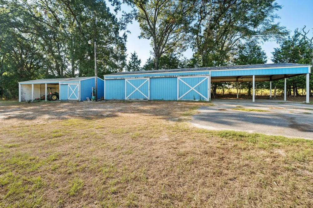 662 County Road 2325 Mineola, TX 75773