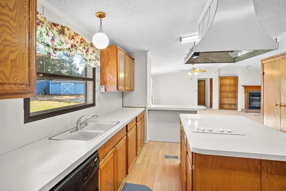 662 County Road 2325 Mineola, TX 75773