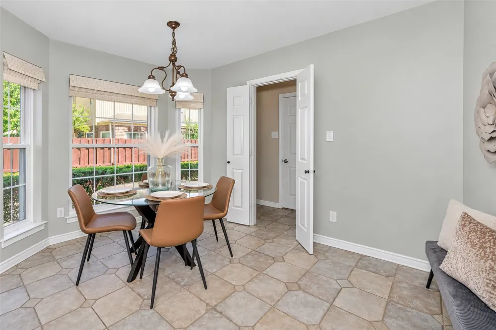 3121 Hazlewood Court Bedford, TX 76021