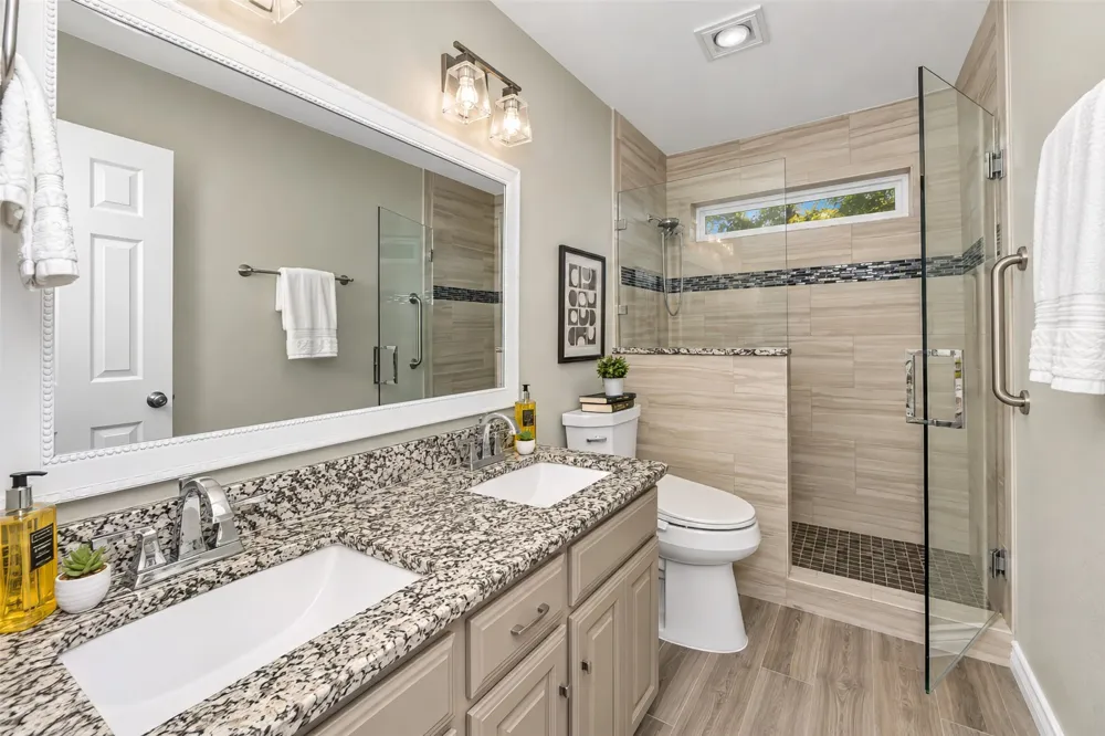 3121 Hazlewood Court Bedford, TX 76021