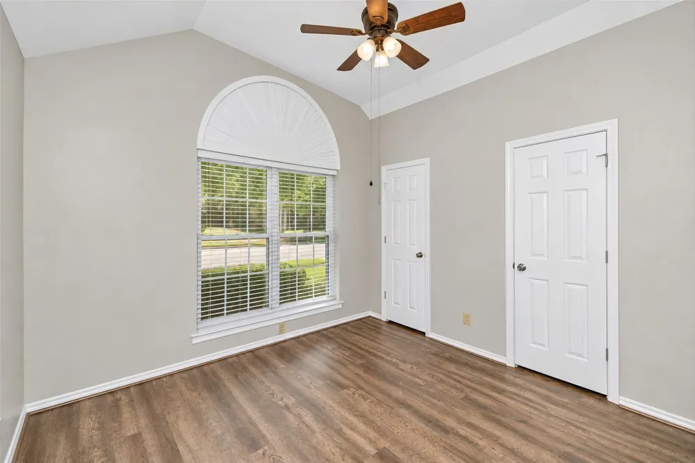 3121 Hazlewood Court Bedford, TX 76021
