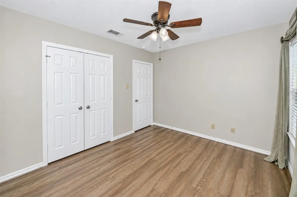 3121 Hazlewood Court Bedford, TX 76021