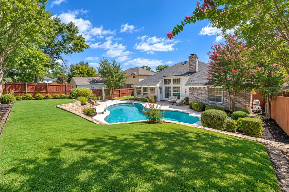 3121 Hazlewood Court Bedford, TX 76021