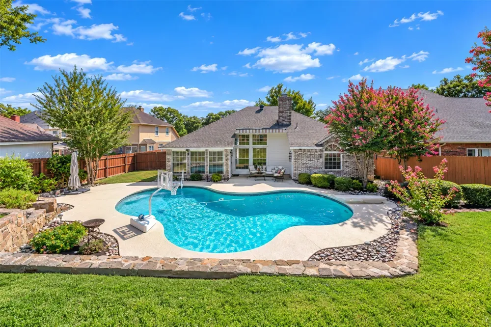 3121 Hazlewood Court Bedford, TX 76021